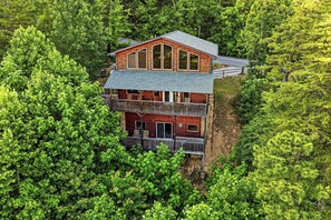 Exterior - Private Pool*Theater Room*Game Room W/ Pool Table*WiFi/Cable (SEVIERVILLE)