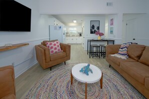 Smart TV - ~Adorable Remodeled Townhome Near Beach & Attractions~ (Panama City)