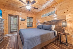 1 bedroom, iron/ironing board, free WiFi, bed sheets - Easy Access Roads*Dog Friendly*Wifi/Smart TVs*Hot Tubs (GATLINBURG)