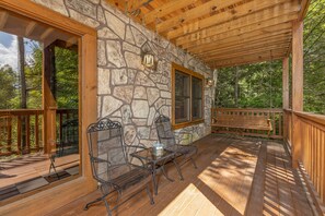 Terrace/patio - Perfect Family Vacation Cabin (GATLINBURG)