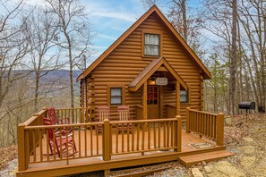 Exterior - Quaint*Resort Setting*Hot Tub*WiFi*Keurig*Secluded (PIGEON FORGE)