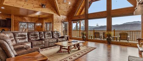 Smart TV, chimenea, videojuegos y futbolito