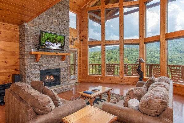 TV, fireplace, video games, DVD player - Custom 3-Bedroom Cabin with Stunning Views (PIGEON FORGE)