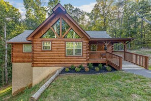 Exterior - Modern Cabin with Fireplace and Game Room (PIGEON FORGE)