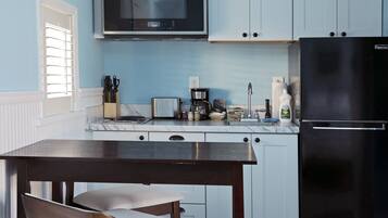 Fridge, microwave, stovetop