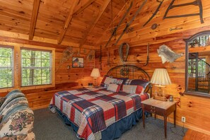 1 bedroom, iron/ironing board, free WiFi, bed sheets - The Perfect Couple’s Retreat (PIGEON FORGE)