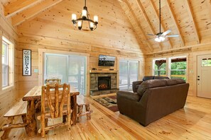 TV connectée, cheminée, jeux vidéo