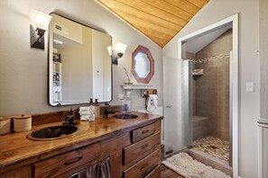 Douche, serviettes fournies