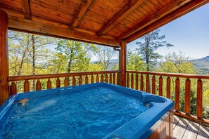 Bañera de hidromasaje al aire libre