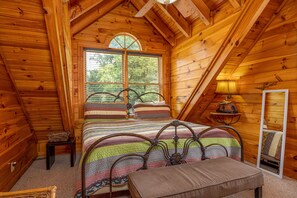 3 bedrooms, iron/ironing board, free WiFi, bed sheets - Unplug And Unwind In A Pigeon Forge Luxury Cabin (PIGEON FORGE)