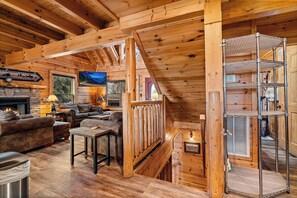 Smart TV, fireplace, video games, DVD player - Filling Your Vacation Time With Fun And Games (PIGEON FORGE)