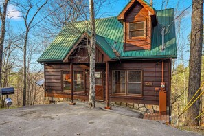 Exterior - Relax And Enjoy The Incredible View From Here (GATLINBURG)