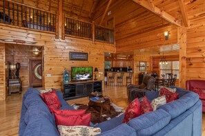 TV, fireplace, DVD player - Luxury and Views Fit For Royalty (PIGEON FORGE)