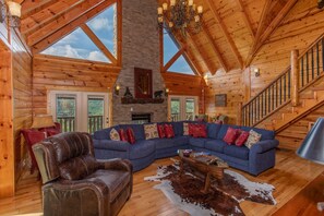 TV, fireplace, DVD player - Luxury and Views Fit For Royalty (PIGEON FORGE)
