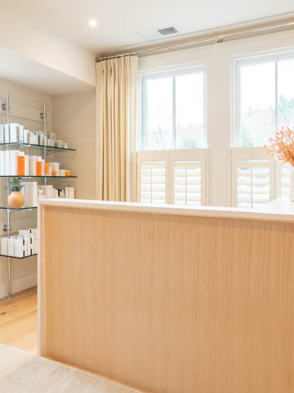Sauna, steam room, deep-tissue massages, sports massages, facials