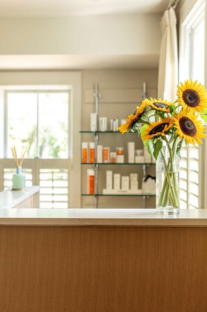 Sauna, steam room, deep-tissue massages, sports massages, facials - The Weston (Weston)