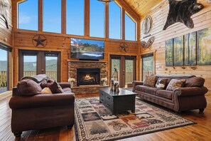 Smart TV, fireplace, video games, DVD player - Where Fun And Views Never End (SEVIERVILLE)