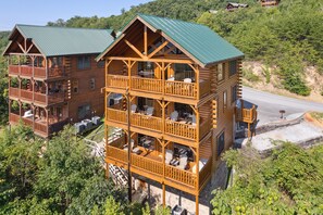 Exterior - Feel Like A Millionaire Relaxing In These Views (SEVIERVILLE)