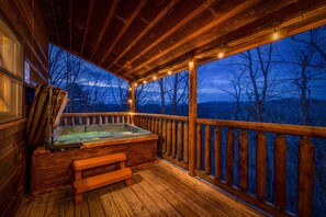 Outdoor spa tub - Making Memories You'll Never Forget (SEVIERVILLE)