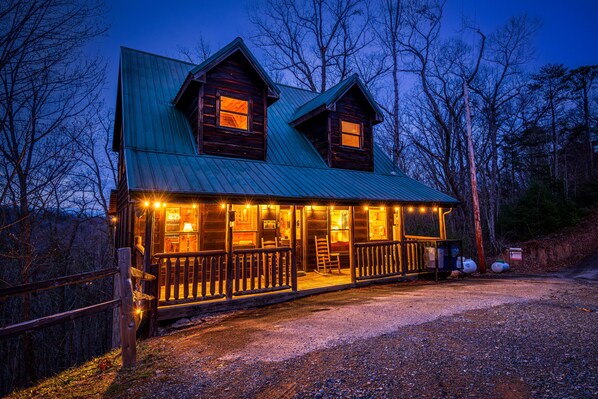 Exterior - Making Memories You'll Never Forget (SEVIERVILLE)