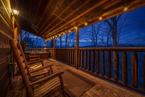 Outdoor spa tub - Making Memories You'll Never Forget (SEVIERVILLE)