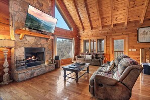 TV, fireplace, video games - Mountain Views Take Me Home (PIGEON FORGE)