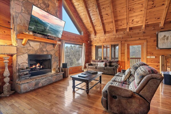 TV, fireplace, video games - Mountain Views Take Me Home (PIGEON FORGE)