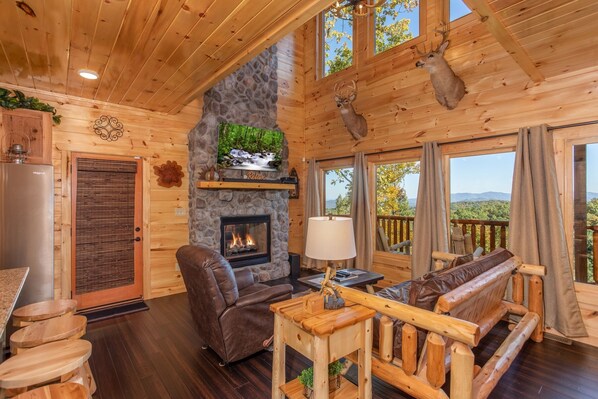 Smart TV, fireplace, DVD player - Surrounded By Mountain Beauty (GATLINBURG)
