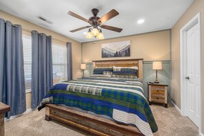 3 bedrooms, iron/ironing board, free WiFi, bed sheets - A Luxury Plus Level Hideout (PIGEON FORGE)