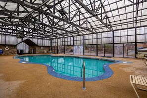Piscina coperta, una piscina riscaldata