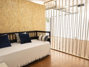 4 chambres, fer et planche à repasser, accès à Internet, literie fournie