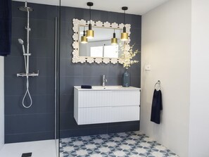 Gratis toiletartikler, hårtørrer, håndklæder