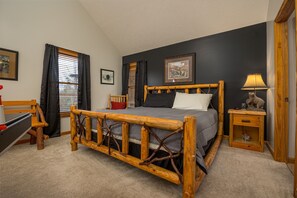 2 عدّة غرف نوم ومكواة/لوح كي وواي فاي مجانًا وملاءات أسرّة