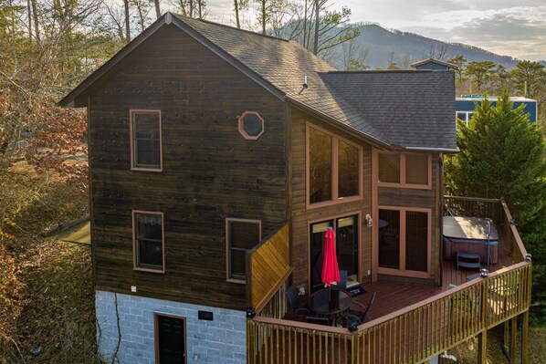 المنشأة من الخارج