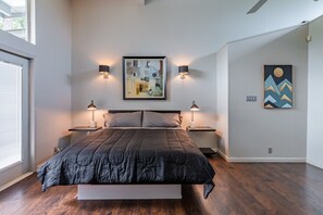 4 dormitoris, planxa i posts de planxar i un bressol de viatge 