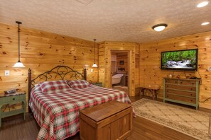 4 bedrooms, iron/ironing board, free WiFi, bed sheets - Pigeon Forge*ZERO Stairs*Sleeps 10 (PIGEON FORGE)