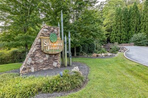 Property grounds - Sleeps 8*Close to Attractions*Hot Tub (PIGEON FORGE)