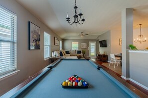Smart TV, fireplace, offices