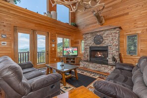 TV, fireplace, video games, DVD player - Incredible Mountain Views*Unique Property (PIGEON FORGE)