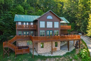 Exterior - Incredible Mountain Views*Unique Property (PIGEON FORGE)