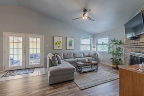 Smart TV, fireplace, offices