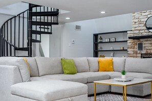 Smart TV, fireplace, video games, table tennis