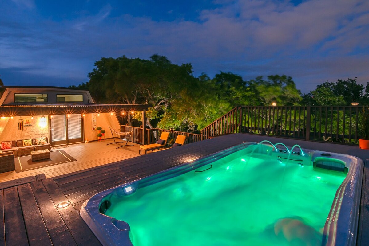 Private Pool SPA with Stunning View, GameRoom and Firepit