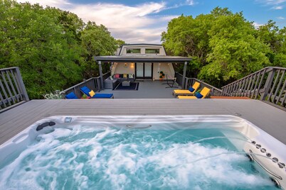 Private Pool SPA with Stunning View, GameRoom and Firepit