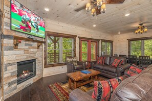 Smart TV, chimenea y videojuegos 