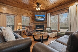 TV, fireplace, video games - Smoky Mountain Lodge (GATLINBURG)