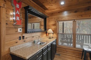 Interior - Smoky Mountain Lodge (GATLINBURG)