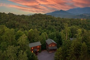 Exterior - Smoky Mountain Lodge (GATLINBURG)