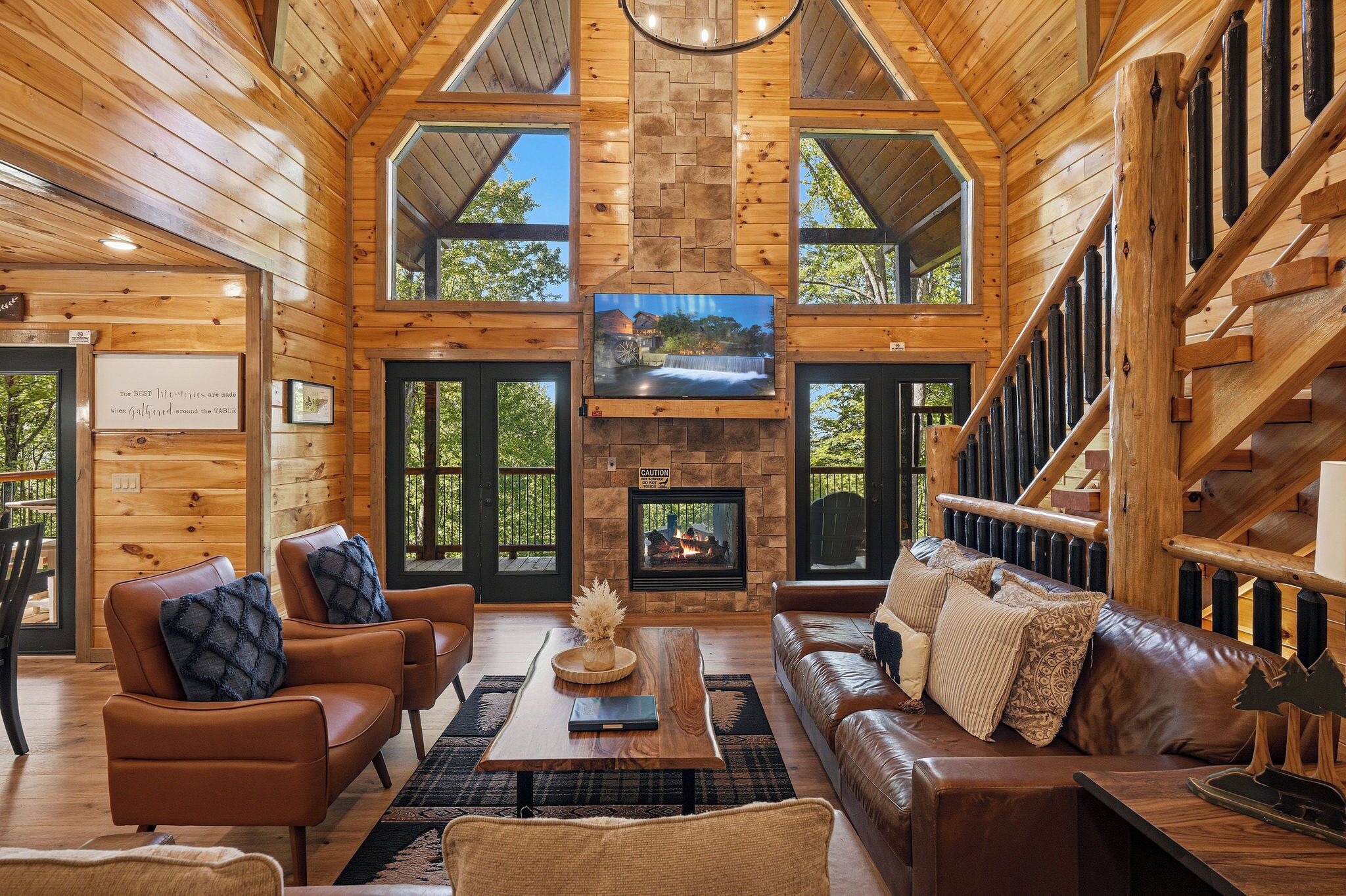 Smart TV y chimenea 