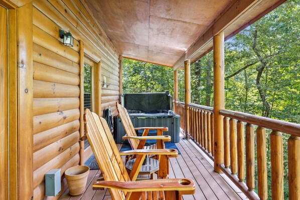 Property grounds - Movies And Games With A Stay Near The Parkway (SEVIERVILLE)